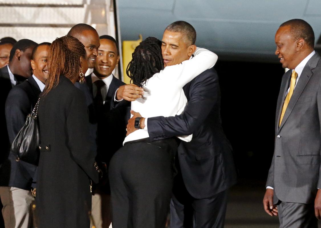 Obama returns to Kenya, reunites with father's family - Yahoo News